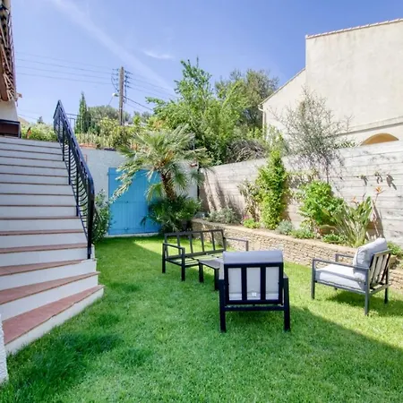 Elegant House With Terrace Garden And Pool Holiday home *