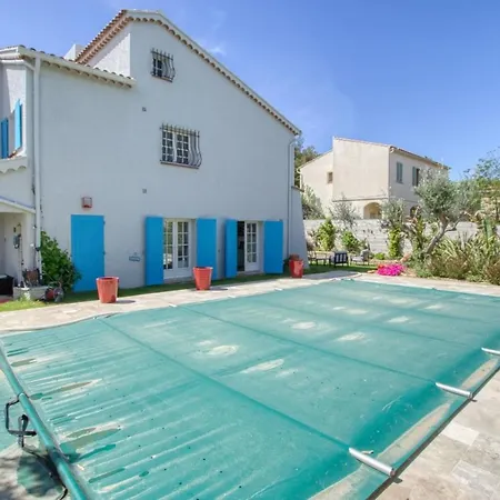 Elegant House With Terrace Garden And Pool Holiday home *