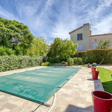 Elegant House With Terrace Garden And Pool *